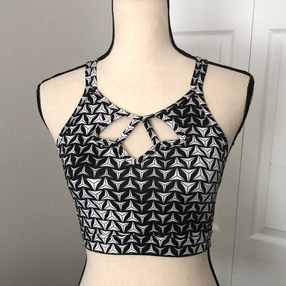 VICTORIAS SECRET Women Black and With Geometric Patterns Strappy Sport Bra | S